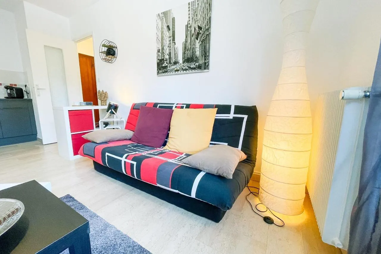 #Fq The Grenoble Break Studio - Balcony شقة