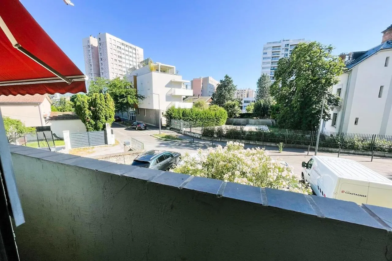شقة #Fq The Grenoble Break Studio - Balcony
